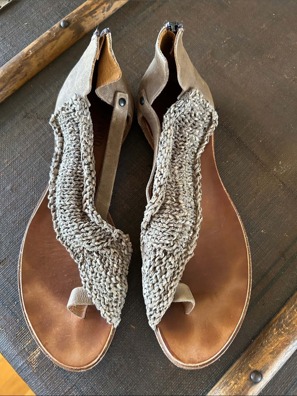 CYDWOQ Vintage hand made Braided Taupe Women's Toe-Ring Sandals